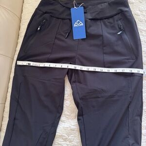 Black Athletic Pants with Zipper Pockets